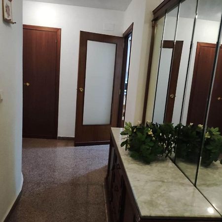 10-46-1- Комната В Квартире Для 4 Человек В Аликанте 阿利坎特 外观 照片